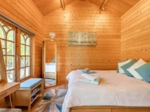 Violet Lodge