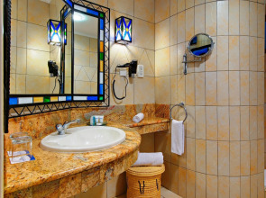 The Heron By Sarovar Portico India