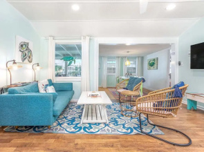 Blue Crab Cottage by Tybee Vacation Rentals