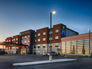 Holiday Inn Express & Suites North Battleford by IHG