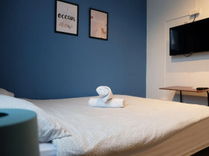 Sleep With Me Bangkok - BTS Phra Khanong