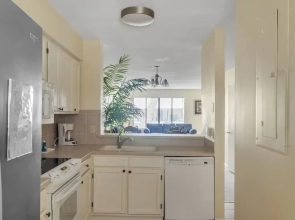 Serene 2br Retreat At Springwood Villas, Hh Island 2 Bedroom Townhouse by Redawning