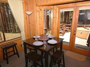 RedAwning Lindberg Avenue Holiday home
