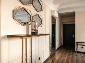 De Paris Apartments