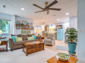 Creekside Hendersonville Haven: Hot Tub & Fire Pit