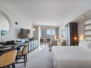 Junior Suite 2 At Sorrento Residences- Miami Beach 1 Bedroom Home by RedAwning