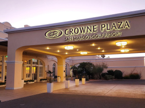 Crowne Plaza Phoenix - Chandler Golf Resort by IHG