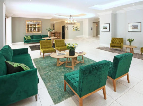 Hollow on the Square City Hotel