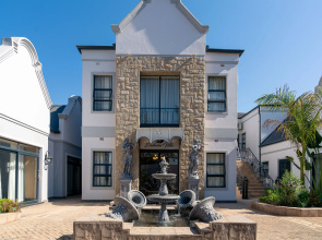 Ezulwini Villa Hotel
