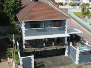 Leeuwenzee Guesthouse - Court Yard With Self Catering