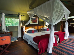 Selinda Camp