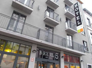 BRXXXL5 - Hostel