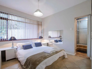 Herolds Bay Accommodation - Bergwater Upstairs