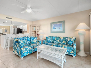 Windjammer 210, 2 Bedrooms, Sleeps 6, Ocean Front, Pool, Elevator
