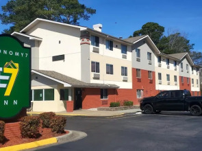 Super 8 Chesapeake