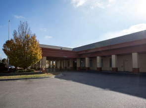 Clarion Hotel Detroit Metro Airport