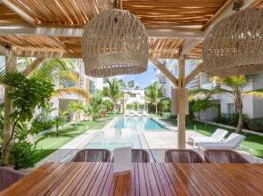 Gorgeous Condos Steps From the Beach B2