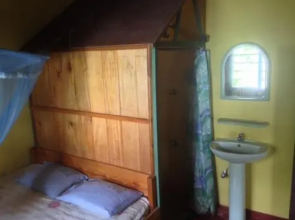 Tropi Turtle Guesthouse