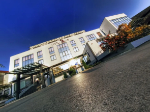Hotel Lav