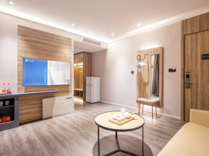 HanTing Hotel (Anyang Neihuang County Government)
