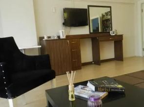 Simal Airport Suites