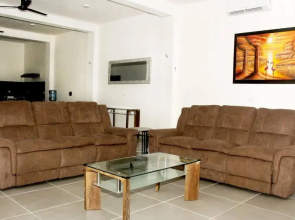 Casa Honey 4 Bedroom Oasis with Pool!