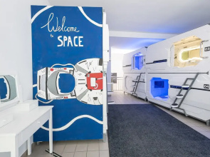 Space Homes Hostel - Inner City