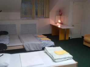 Hostel Malenkyi zamok