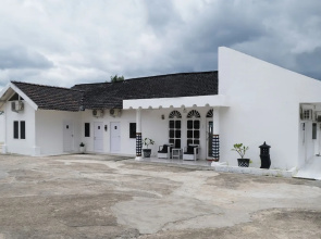 Dewi Residence 1