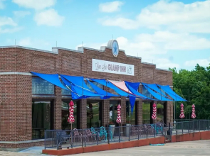 Lone Star Glamp Inn