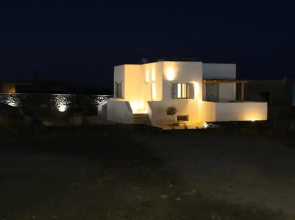 Assyr C - Santorini Cozy Retreat