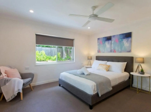 Depper St Charming Beach Side Home in Lovely Location