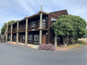 Harbor Lite Lodge