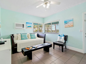 Hollywood Beachside Boutique Suites