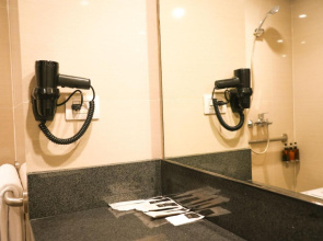 MCollection - Stay Across NAIA Terminal 3 in Newport City