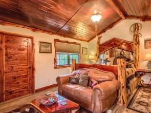 Cedar Bliss Star Cabin