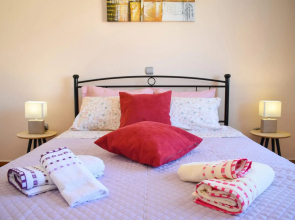 Cozy Flat on the Main Square 10min to the sea