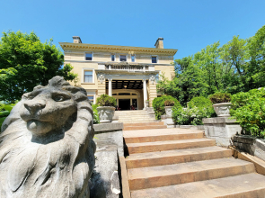 Historic Cotton Mansion Duluth Boutique Hotel