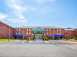 Holiday Inn Express Hoge Hall