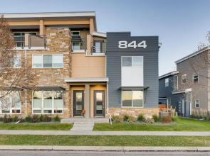 Fancy Townhome Near Old Town, Breweries and River!