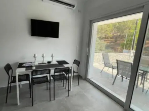 Rock N Sun - Brand new apartment in Ermioni
