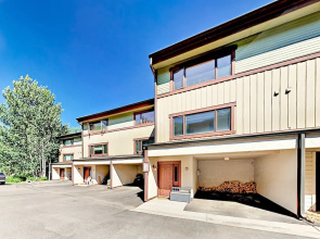 Sunny West Vail Townhome On Free Bus Route by RedAwning