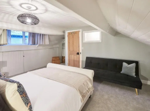 Host Stay Sleepers No 8