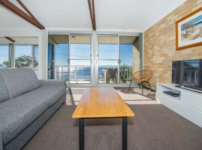 Castaways Unit 8 - Shoal Bay