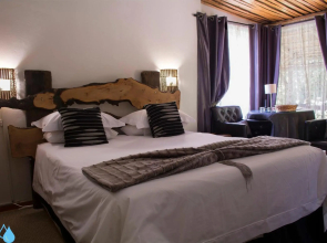 Riverbush Lodge Guesthouse