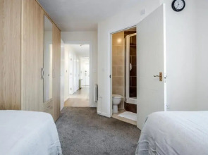 Captivating 3-bed Apartment in Grays