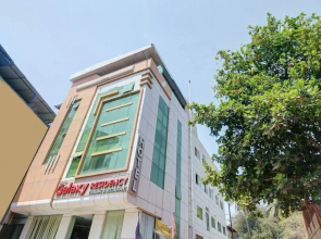 Oyo 28047 Hotel Galaxy Residency