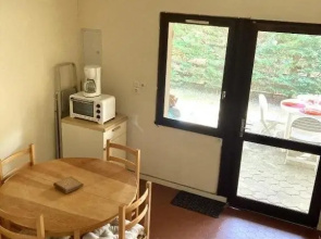 Petite maison mitoyenne proche des tennis - 2078