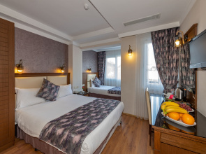 Aristocrat Hotel