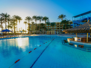 Regina Aqua Park Beach Resort